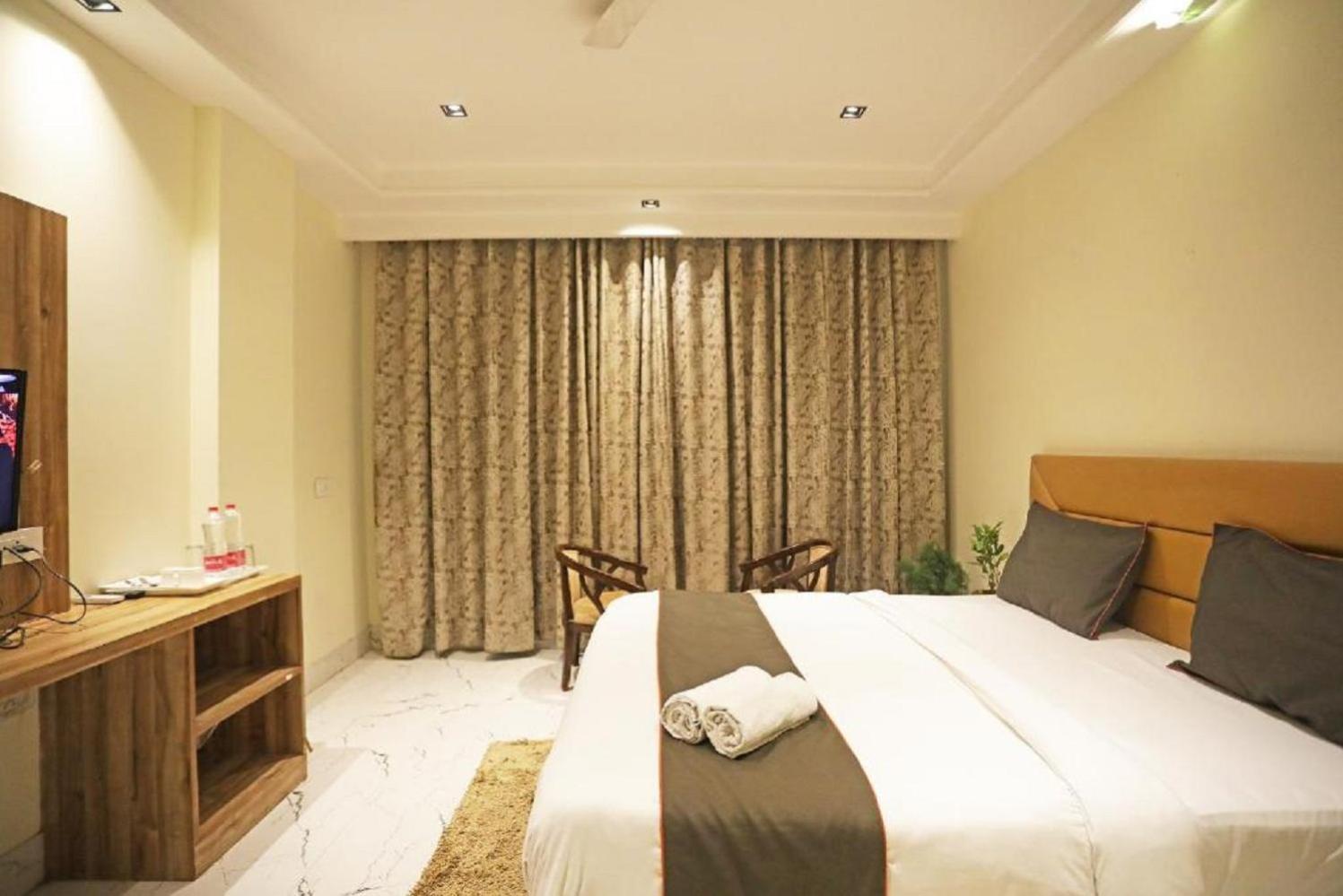 Hotel Royal Paradise By Kdson Nowe Delhi Zewnętrze zdjęcie