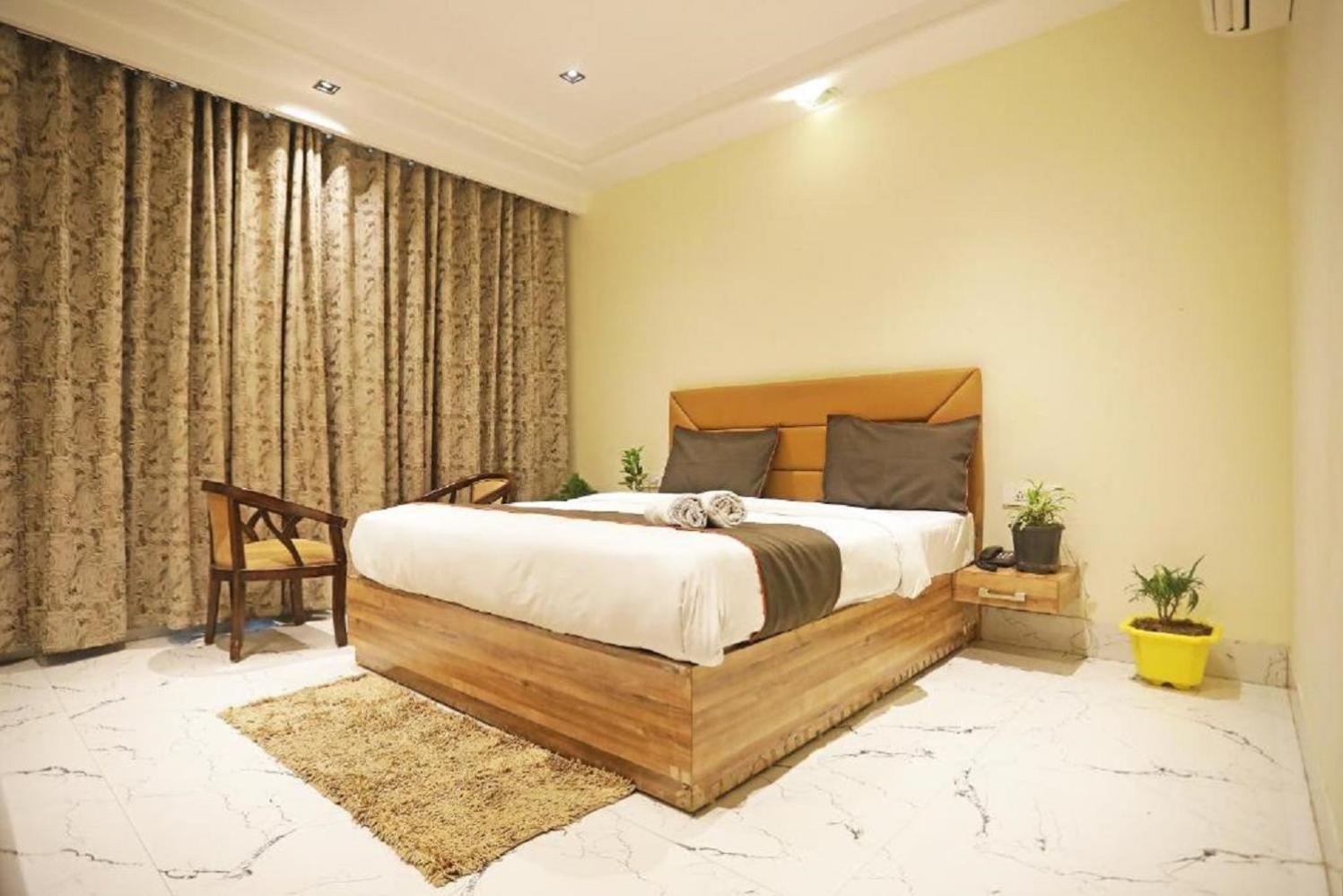 Hotel Royal Paradise By Kdson Nowe Delhi Zewnętrze zdjęcie
