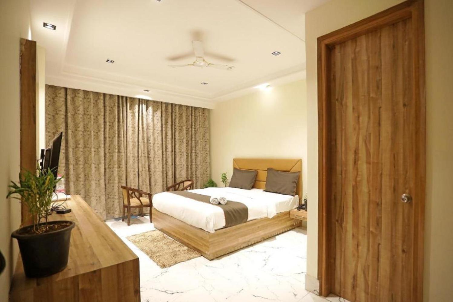 Hotel Royal Paradise By Kdson Nowe Delhi Zewnętrze zdjęcie