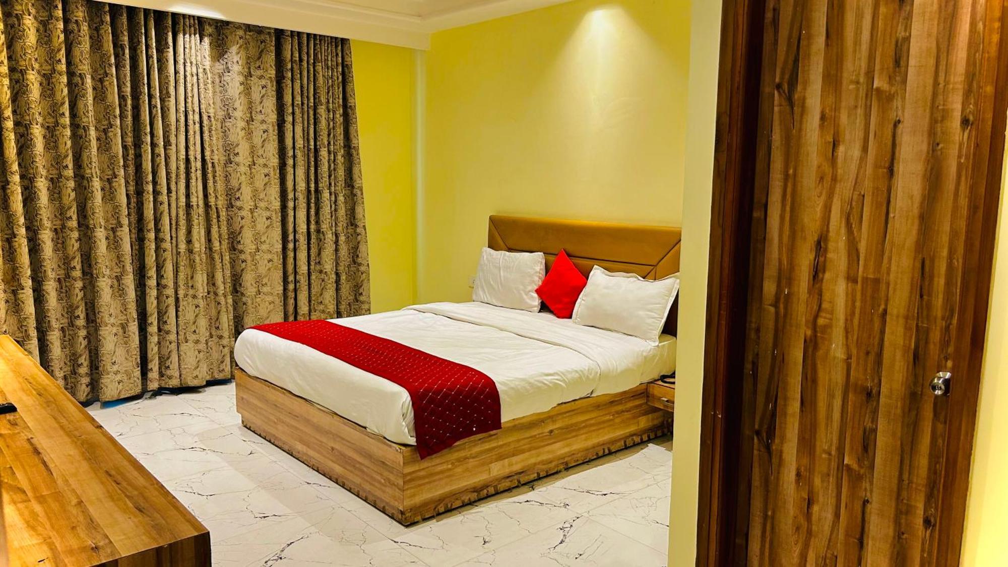 Hotel Royal Paradise By Kdson Nowe Delhi Zewnętrze zdjęcie